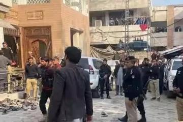 ஆப்கானிஸ்தானில் வெடிகுண்டு வீச்சில் கவர்னருக்கு நேர்ந்த விபரீதம்!