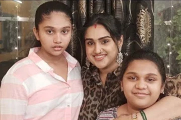 அச்சு அசல் வனிதாவை போன்று மாறிய மகள்கள்! வெளியிட்ட அட்டகாசமான புகைப்படம்