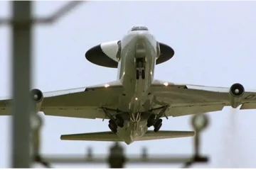 ஜேர்மனியிலுள்ள நேட்டோ விமான தளத்துக்கு அச்சுறுத்தல்: ஊழியர்கள் வெளியேற்றம்