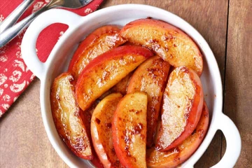 ஆப்பிளில் சுவையான மிட்டாய்; பார்த்தாலே கண்ணை கவரும்