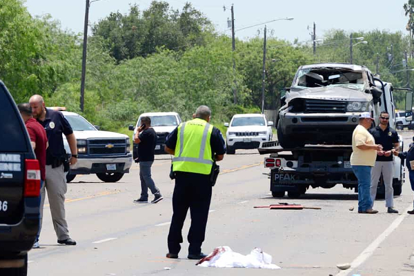 அமெரிக்காவில் பேருந்துக்காக காத்திருந்தவர்களை கொன்ற கார் | The Car That Killed People Waiting Bus In America