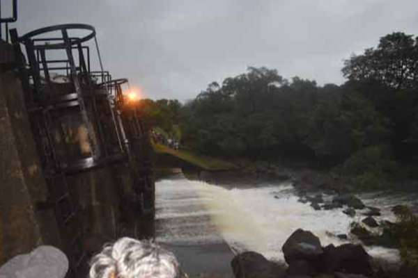 கந்தளாய் நீர்த்தேக்கத்தின் வான் கதவுகள் திறக்கப்படும் அபாயம்! | Kanthalai Reservoir Danger Opening The Floodgates