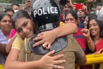 காவல்துறை அதிகாரிகளை கட்டி அணைத்தது ஏன்- ஹிருணிக்கா விளக்கம்
