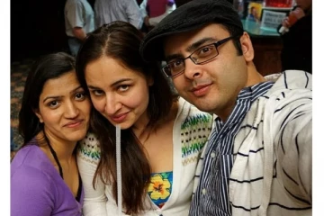 லெஸ்பியன் மனைவியின் காதலியை 2வது திருமணம் செய்துக்கொண்ட கணவன் - ஷாக் சம்பவம்!