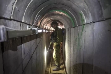 காஸாவில் ரகசிய சுரங்கப்பாதைகளில் பதுங்கி தாக்கும் ஹமாஸ் படையினர்; இஸ்ரேல் ராணுவத்திற்கு சவால்