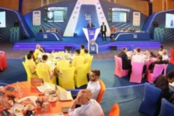 ஐபிஎல் ஏலம்: எந்த அணியிடம் எவ்வளவு பணம் இருக்கிறது? நேரடி ஒளிபரப்பை காணலாம்