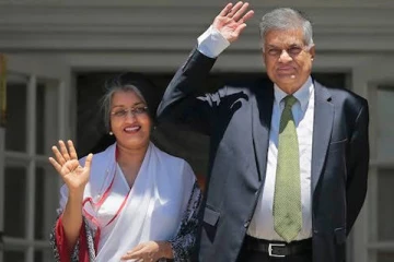 චාල්ස් රජුගේ රාජාභිෂේකයට ගිහින් පොදු රාජ්‍ය මණ්ඩල නායක හමුවට එක් වූ ජනපති.