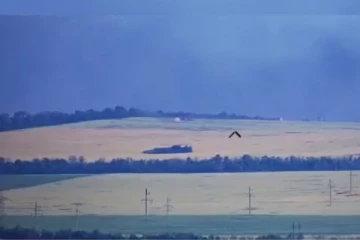 கிழக்கு உக்ரைனில் முன்னேற முயன்ற ரஷ்யப் போர் வாகனங்கள் இரண்டை காலி செய்த உக்ரைன்: வீடியோ ஆதாரம்