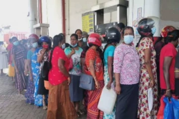 திருகோணமலையில் பெண்களுக்கு மட்டும் தனி வரிசை! எதற்காக தெரியுமா?