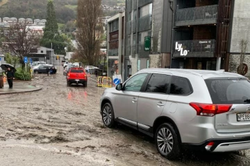 குயின்ஸ்டவுனில் அவசர நிலை பிரகடனம்