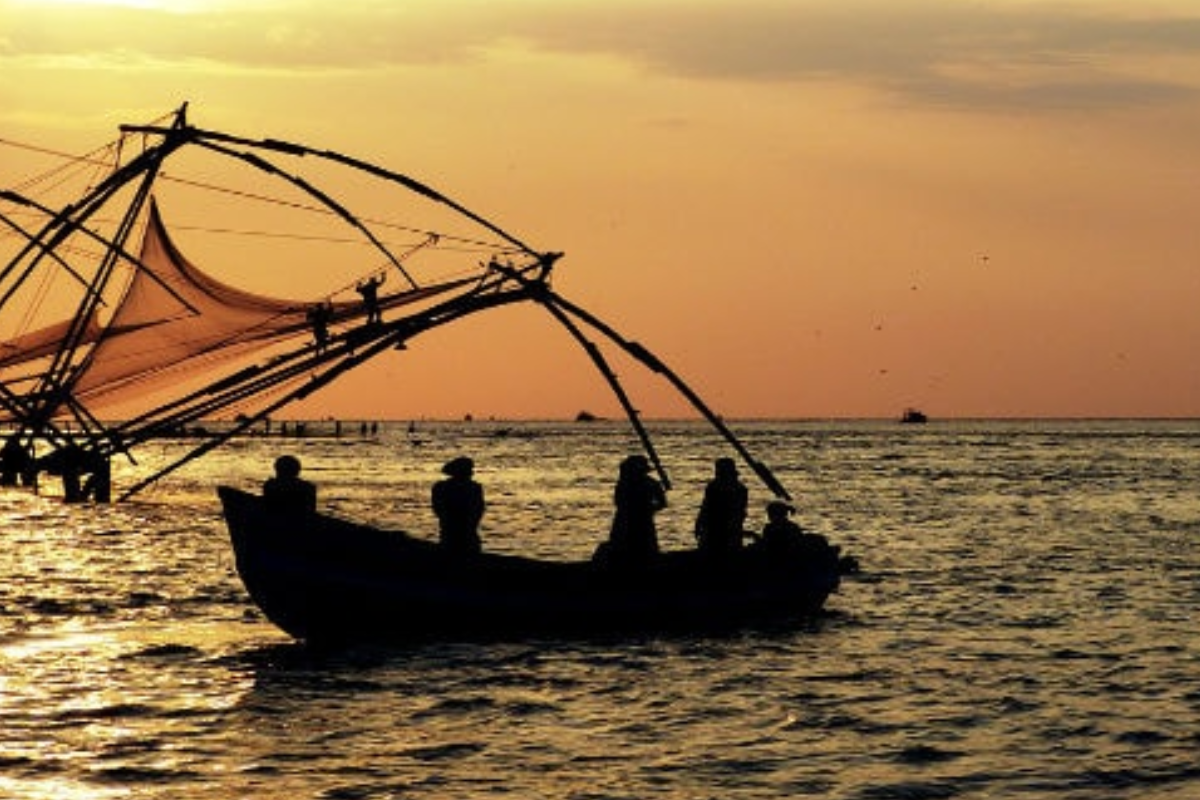 மட்டக்களப்பில் கடற்றொழிலுக்காக சென்ற 19 வயது இளைஞன் மாயம் | One Young Fisherman Lost In Kaluwanchikudy மட்டக்களப்பில் கடற்றொழிலுக்காக சென்ற 19 வயது இளைஞன் மாயம் | One Young Fisherman Lost In Kaluwanchikudy