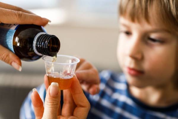 மருந்து பாட்டிலை திறந்த பின் எத்தனை நாட்கள் பயன்படுத்தலாம்? எச்சரிக்கும் மருத்துவர்! | How Long Will Fever Syrup Last After Opening