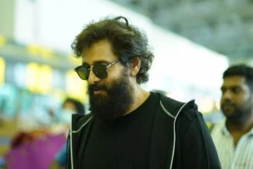 கோப்ரா பட புரொமோஷனுக்காக திருச்சி வந்த விக்ரம், ரசிகர்கள் கொடுத்த வரவேற்பை பார்த்தீர்களா?