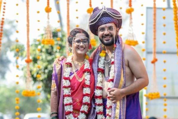 மாறி மாறி தாலியை கட்டிக் கொண்ட தம்பதிகள்! அதிர்ந்த உறவினர்கள் - கனடாமிரர்