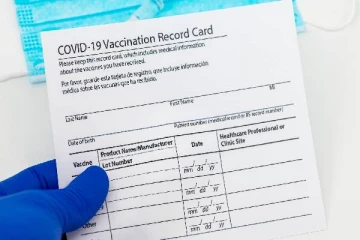 தடுப்பூசி பெற்றுக் கொண்டதை உறுதிப்படுத்தும் டிஜிட்டல் அட்டை விநியோகம்