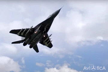 வெடிகுண்டு இருப்பதாக கூறி விமானத்தை தரையிறக்கச் செய்த சம்பவம்... பூதாகரமாகியுள்ள பிரச்சினை