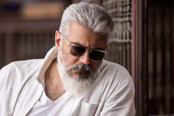 ஷூட்டிங் ஸ்பாட்டில் நெகிழ்ச்சியூட்டும் காரியத்தை செய்த நடிகர் அஜித் குமார்.. என்ன தெரியுமா? | Ajith Kumar Gave Surprise Gift To Make Man ஷூட்டிங் ஸ்பாட்டில் நெகிழ்ச்சியூட்டும் காரியத்தை செய்த நடிகர் அஜித் குமார்.. என்ன தெரியுமா? | Ajith Kumar Gave Surprise Gift To Make Man