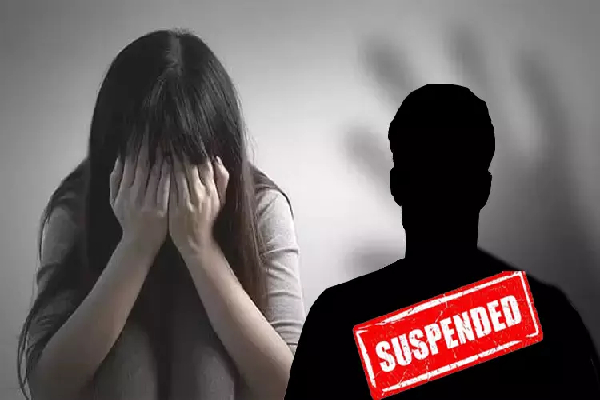 முல்லைத்தீவில் மாணவிகளுடன் தவறாக நடக்க முற்பட்ட ஆசிரியர் நிரந்தரமாக பணி நீக்கம்! | Teacher Tried Misbehave Students Mullai Dismissed முல்லைத்தீவில் மாணவிகளுடன் தவறாக நடக்க முற்பட்ட ஆசிரியர் நிரந்தரமாக பணி நீக்கம்! | Teacher Tried Misbehave Students Mullai Dismissed