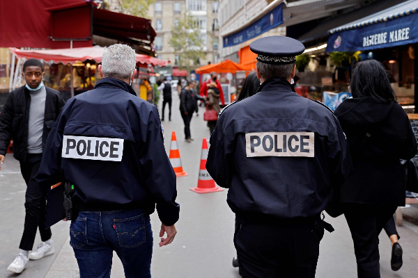 பிரான்ஸில் 13 வயது சிறுமியை நாசம்செய்த 50 வயது நபர்! | A 50 Year Old Man Who 13 Year Old Girl In France பிரான்ஸில் 13 வயது சிறுமியை நாசம்செய்த 50 வயது நபர்! | A 50 Year Old Man Who 13 Year Old Girl In France