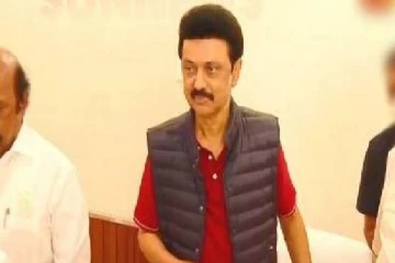 ஸ்டைலாக துபாய் கிளம்பிய முதலமைச்சர் மு.க.ஸ்டாலின் - வைரலாகும் போட்டோ