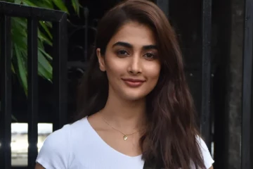 பூஜா ஹெக்டேவின் உதவியாளர்களின் சம்பளம் மட்டுமே இவ்வளவா? அதிர்ச்சியடைந்த ரசிகர்கள்