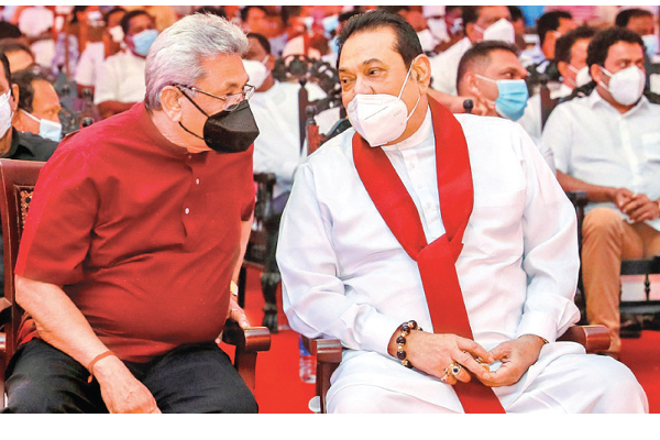 இலங்கையில் கடவுளாக பார்க்கப்பட்ட ராஜபக்ச... உச்சத்தில் வைத்த சிங்கள மக்களே ஓட விட்ட பரிதாபம்! | Sri Lanka Colombo Mahinda Rajapaksa