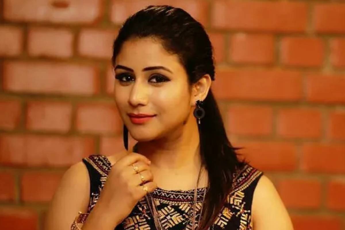 குடும்ப பாங்கான லுக்கில் அசத்தல் குத்தாட்டம் போட்ட ஆல்யா மானசா! படு வைரலாகும் வீடியோ | Serial Actress Alya Manasa Trendy Dance Video குடும்ப பாங்கான லுக்கில் அசத்தல் குத்தாட்டம் போட்ட ஆல்யா மானசா! படு வைரலாகும் வீடியோ | Serial Actress Alya Manasa Trendy Dance Video
