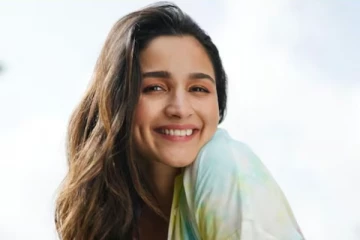 பெயரை மாற்றிய நடிகை ஆலியா பட்.., புது பெயர் என்ன தெரியுமா?