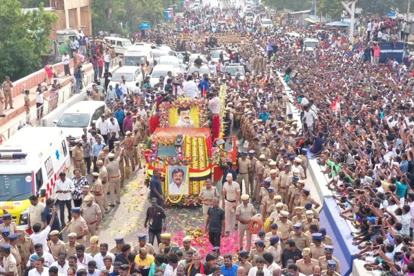 விடைபெற்றார் விஜயகாந்த்.. முழு அரசு மரியாதையுடன் உடல் அடக்கம் | Actor Vijayakanth Buried With State Honours