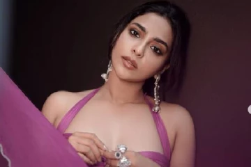 உச்சக்கட்ட கிளாமரில் நடிகை ஐஸ்வர்யா லட்சுமி..என்னம்மா இப்படி மாறிட்டாங்க...