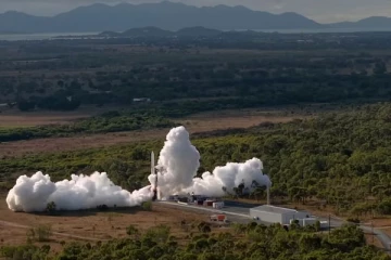 තත්පර 14න් බිමට - ඕස්ට්‍රේලියාවේ පළමු උත්සාහය අසාර්ථකයි