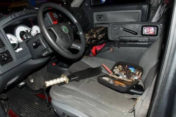 அமெரிக்க பாராளுமன்ற கட்டிடத்திற்கு அருகே அதிபயங்கர ஆயுதங்களுடன் சிக்கிய நபர்!