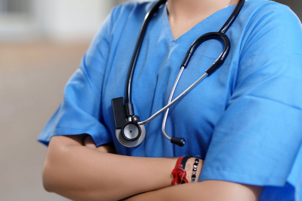 அச்சம்... ட்ரம்பால் கனடாவை நோக்கித் திரும்பும் அமெரிக்க செவிலியர்கள் | Us Nurses Moves To Canada Due To Trump Govt