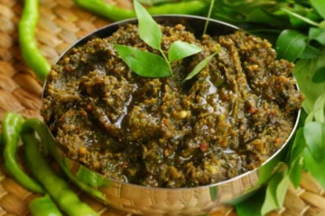 முடி தாறுமாறாக வளர வேண்டுமா? கறிவேப்பிலை ஊறுகாய் செய்யும் அற்புதம்