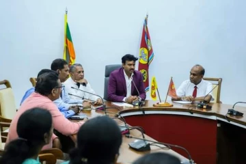 பொது மக்களின் பிரச்சினைகளுக்கு உடனுக்குடன் தீர்வு: கிழக்கு ஆளுநர் தெரிவிப்பு(Photos)