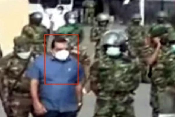 கொழும்பில் மக்கள் முன்னிலையில் தோன்றி அச்சுறுத்திய பிரபலம் - ஐபிசி தமிழ்