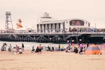 இது இங்கிலாந்து போலவே இல்லை... பாதிக்குப் பாதி புலம்பெயர்ந்தோர் வாழும் பிரித்தானிய நகரம்