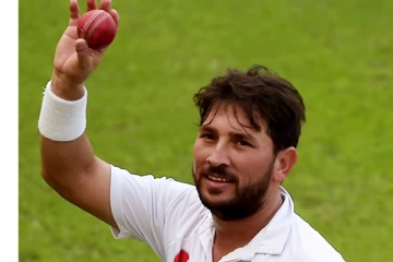 பாலியல் வழக்கில் பிரபல கிரிக்கெட் வீரர் மீது போலீசார் வழக்குப்பதிவு - ரசிகர்கள் அதிர்ச்சி