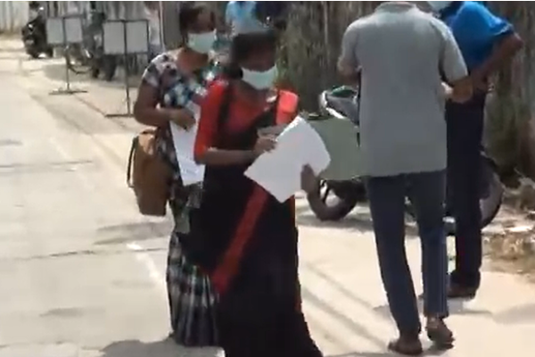 சிறுவர் மற்றும் பெண்களுக்கெதிரான வன்முறைகளுக்கு எதிராக கவனயீர்ப்பு போராட்டம் முன்னெடுப்பு (Photos) | Attention Mullaitivu Violence Children And Women