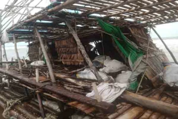 மட்டக்களப்பில் கரையொதுங்கிய மர்ம படகு!