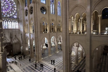 தீவிபத்துக்குப் பின் மீண்டும் திறக்கப்படும் புகழ்பெற்ற பிரான்ஸ் தேவாலயம்