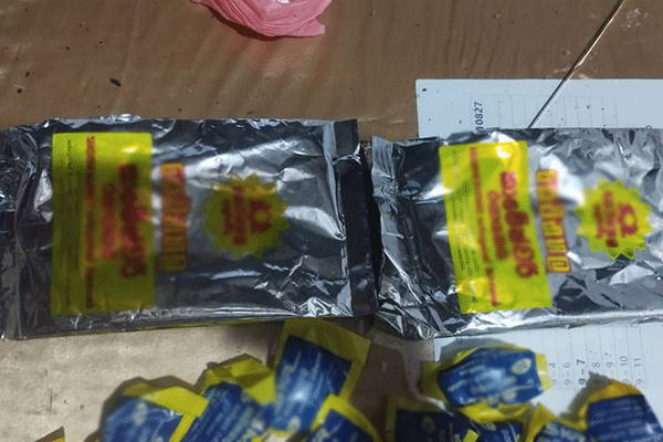 யாழ். பல்கலைக்கழக மாணவன் போதை மாத்திரைகளுடன் கைது | Jaffna Uni Student Arrested For Keeping Drugs