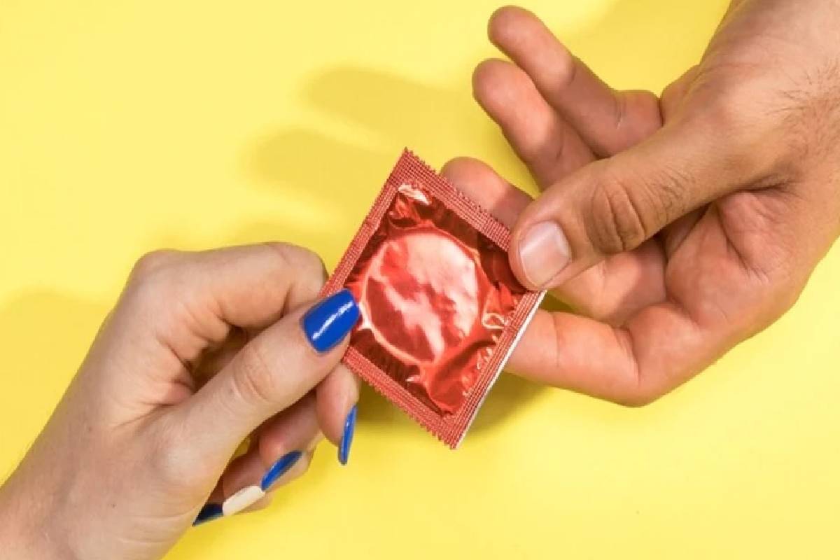 போர் பதற்றம் தொழில்துறையை தாக்கியது ; ஆணுறை உற்பத்தித் துறைக்கு புதிய சிக்கல் | A New Headache India Condom Manufacturing Industry