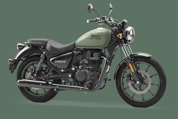 5 Top-Performing Street Bikes for Highway Stability in India