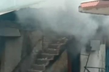 பட்டாசு கடை தீ விபத்து: 3 பேர் பரிதாப மரணம்