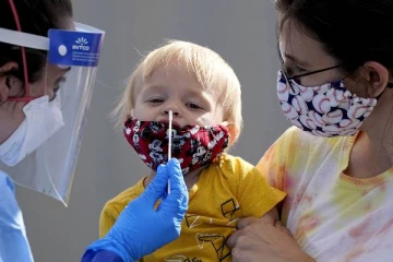 பிரபல நாடொன்றில் கொரோனாவால் 2 லட்சம் குழந்தைகள் பாதிப்பு!