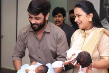 இரட்டை குழந்தைகளை பெற்றெடுத்த மனைவிக்கு சூப்பர் பரிசு கொடுத்த சினேகன்.. வீடியோவுடன் இதோ