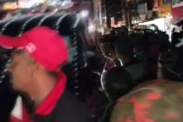 விபத்தில் உயிரிழந்த இளைஞன் ; சடலத்துடன் ஆர்ப்பாட்டத்தில் மக்கள்! | Youth Dies In Accident People Protest With Body