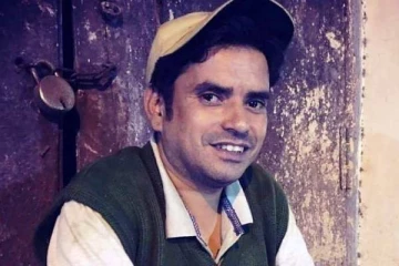 மாரடைப்பு ஏற்பட்டு தன் வீட்டின் பாத்ரூமில் இறந்து கிடந்த பிரபல நடிகர்- சோக சம்பவம்