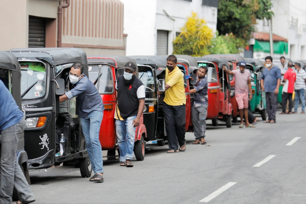 கியூ.ஆர் முறைமைக்கு 30 இலட்சம் வாகனங்கள் பதிவு! | 30 Lakh Vehicles Registered For Qr System கியூ.ஆர் முறைமைக்கு 30 இலட்சம் வாகனங்கள் பதிவு! | 30 Lakh Vehicles Registered For Qr System
